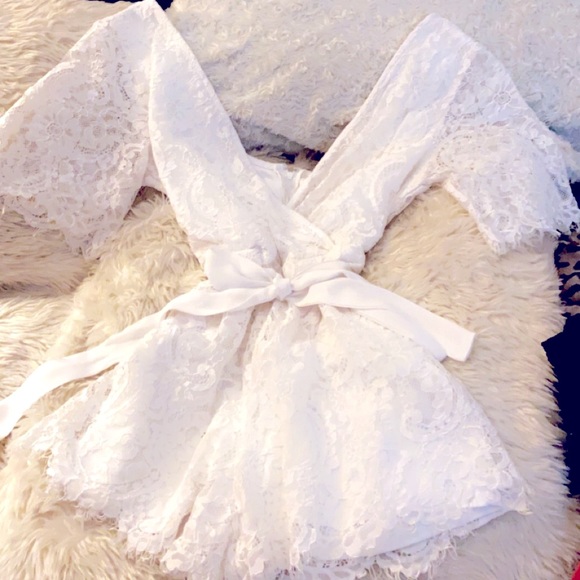 White outfit for curvey butt and huge boobs - Picture 4 of 4